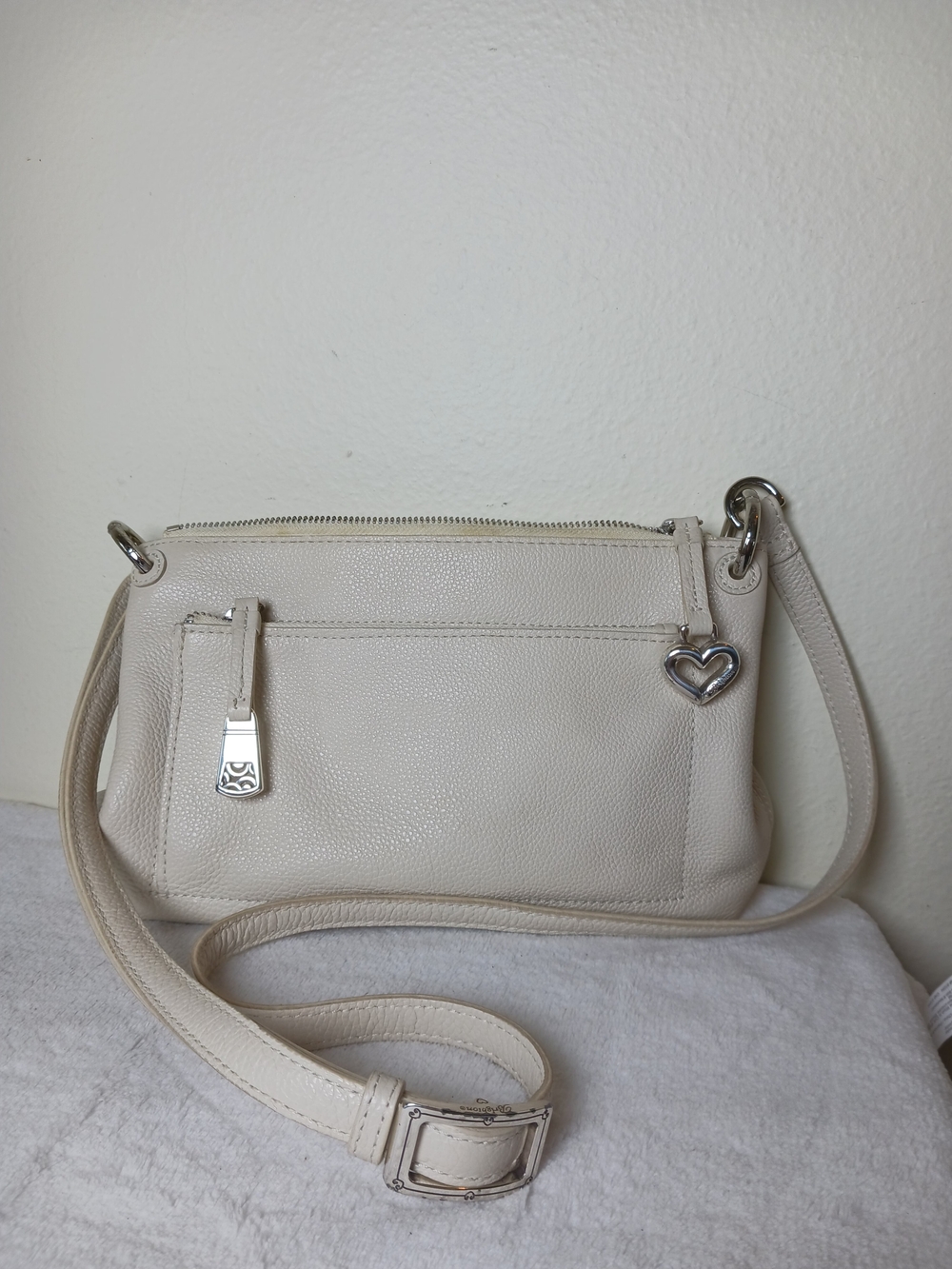 Leather Crossbody Bag in Cream with Heart Charm